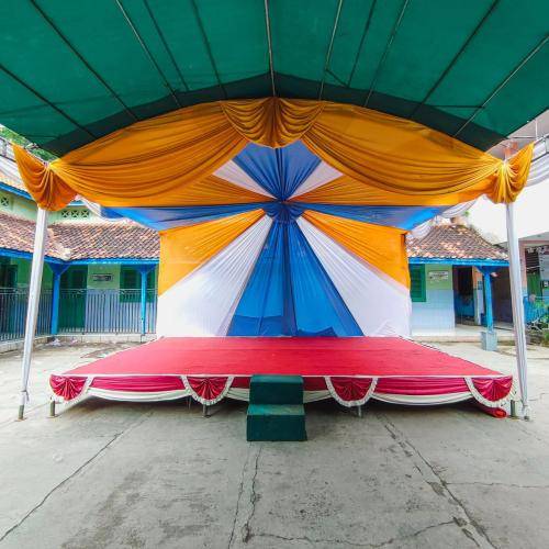 Tenda Lengkung  + Panggung + Dekorasi Kain